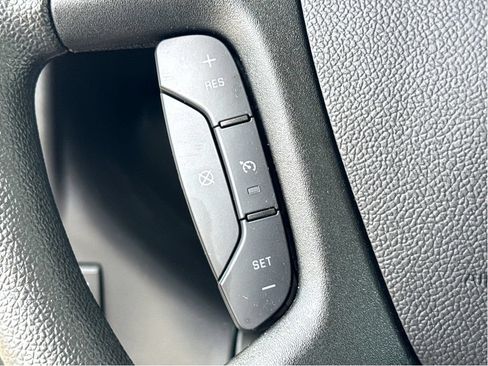 Used 2025 Chevrolet Express 3500 LT w/ LT Preferred Equipment Group RWD image 16