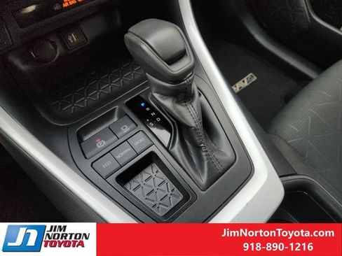 Used 2024 Toyota RAV4 XLE w/ Convenience Package FWD image 21