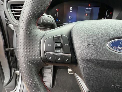 Used 2024 Ford Escape ST-Line image 11