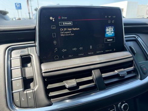 Used 2023 GMC Yukon XL AT4 w/ Technology Package AWD/4WD image 16