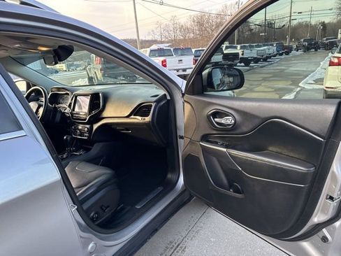 Used 2020 Jeep Cherokee Limited image 40