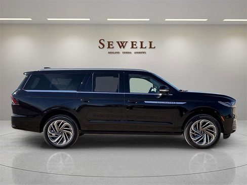 New 2026 Lincoln Navigator L Reserve image 5