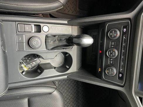 Used 2021 Volkswagen Atlas SE w/ Panoramic Sunroof Package image 9