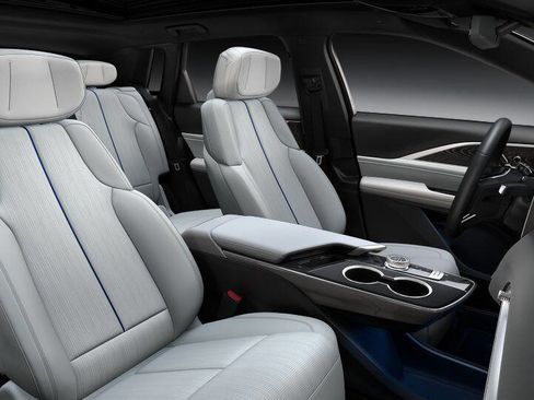 New 2025 Cadillac Lyriq Sport image 66