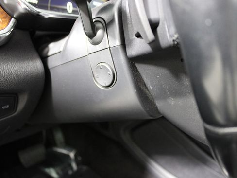 Used 2017 Lincoln Continental Select FWD image 16