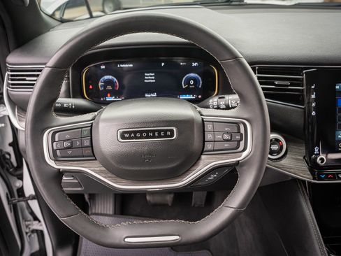 Used 2023 Jeep Wagoneer Series III w/ Preferred Equipment Group image 16