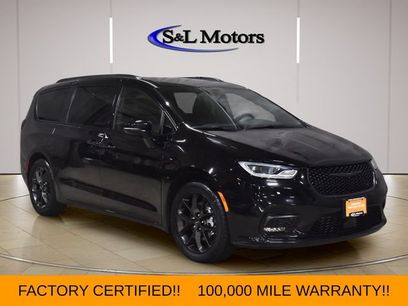 Certified 2025 Chrysler Pacifica Limited
