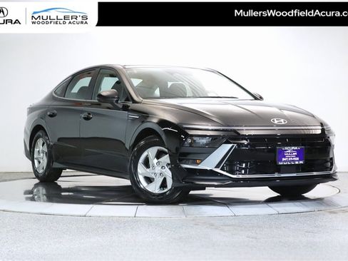 Used 2025 Hyundai Sonata SE image 1