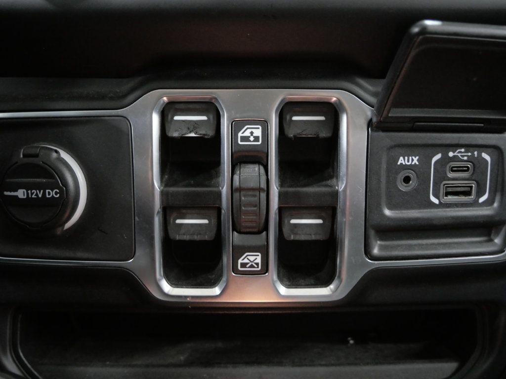 Used 2021 Jeep Wrangler Unlimited Sahara AWD/4WD image 21