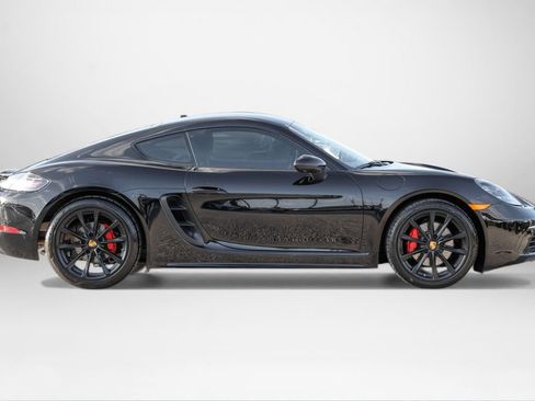 Used 2021 Porsche 718 Cayman w/ Premium Package image 5