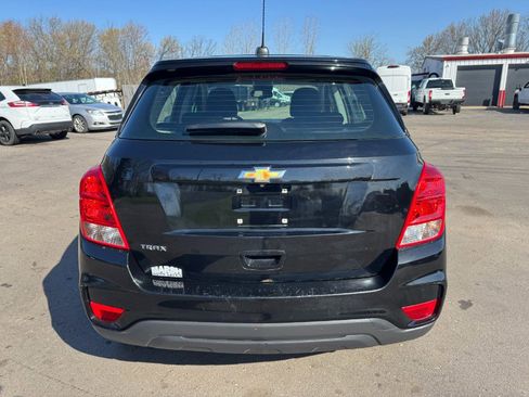Used 2017 Chevrolet Trax LS FWD image 4