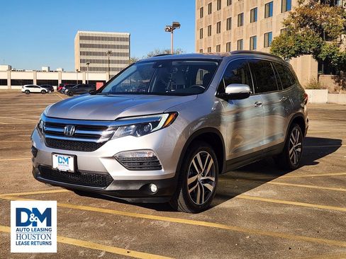 Used 2018 Honda Pilot Touring image 3