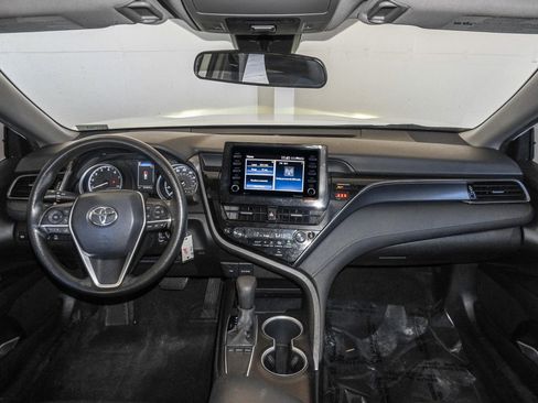 Used 2022 Toyota Camry LE image 25