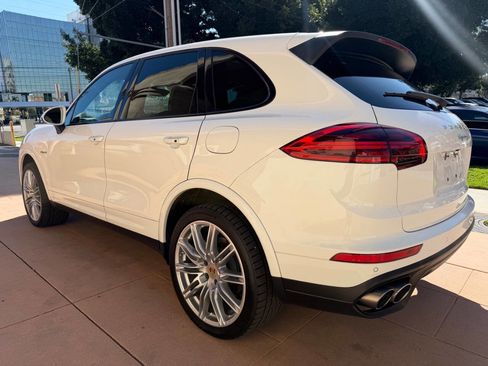 Used 2017 Porsche Cayenne S Platinum w/ Premium Package (PJW) image 4