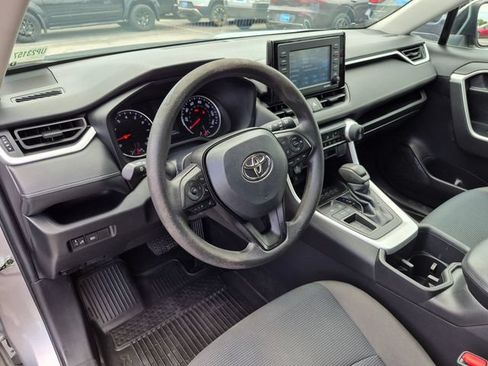 Used 2022 Toyota RAV4 LE FWD image 32