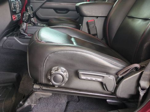 Used 2021 Jeep Wrangler Unlimited Rubicon AWD/4WD image 12