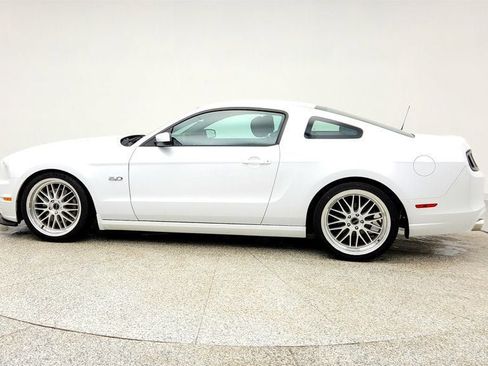Used 2014 Ford Mustang GT image 8