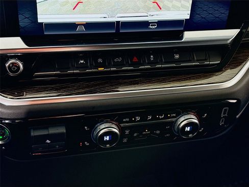 New 2026 GMC Sierra 1500 SLE AWD/4WD image 10