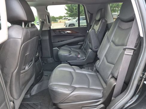 Used 2020 Cadillac Escalade Premium Luxury RWD image 37