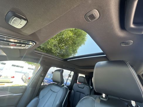 Used 2023 Jeep Grand Cherokee L Overland w/ Luxury Tech Group IV AWD/4WD image 25