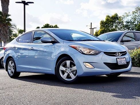 Used 2013 Hyundai Elantra GLS w/ Preferred Pkg FWD image 2