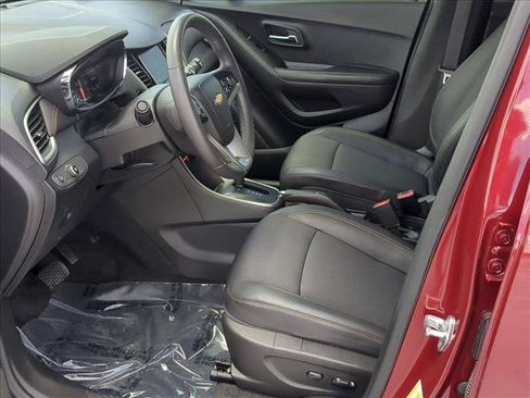 Used 2022 Chevrolet Trax LT w/ Sport Edition FWD image 15