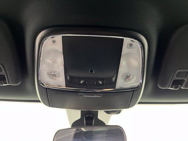 Used 2019 Jeep Grand Cherokee Laredo AWD/4WD image 34