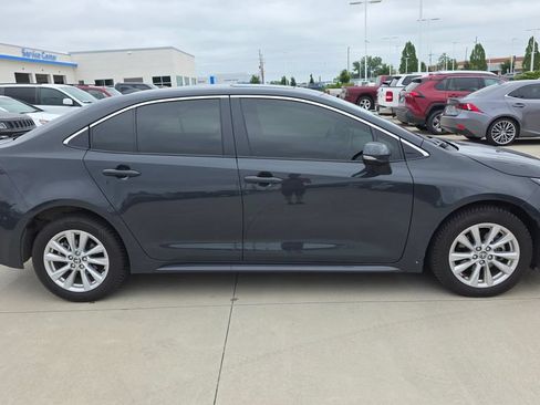 Used 2025 Toyota Corolla XLE FWD image 6
