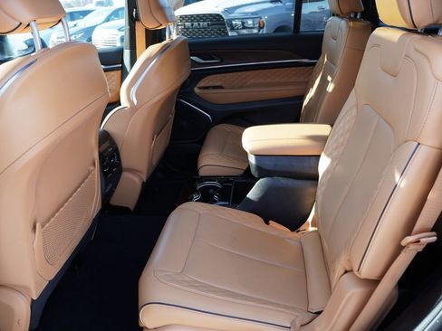 Certified 2024 Jeep Grand Cherokee L Summit w/ High Altitude Package image 18