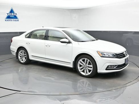 Used 2016 Volkswagen Passat 3.6 SEL Premium FWD image 1