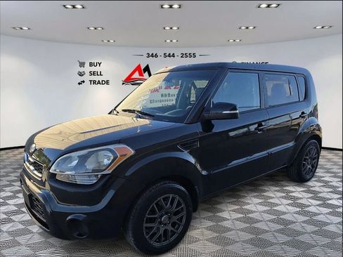 Used 2013 Kia Soul + FWD image 1