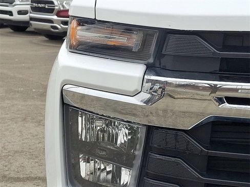 Used 2024 Chevrolet Silverado 3500 LT image 9