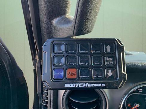 Used 2023 Jeep Gladiator Willys image 47