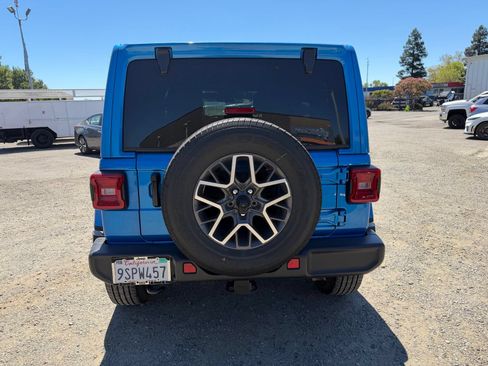 Used 2024 Jeep Wrangler Unlimited Sahara AWD/4WD image 4