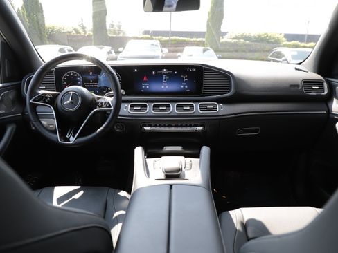 Used 2025 Mercedes-Benz GLE 450e 4MATIC image 18