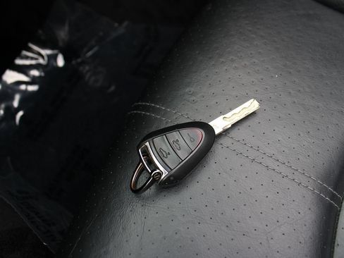 Used 2006 Porsche 911 Carrera RWD image 34