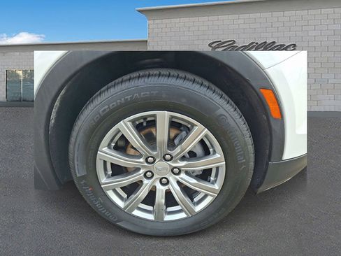 Used 2020 Cadillac XT4 Luxury w/ Cold Weather Package image 8