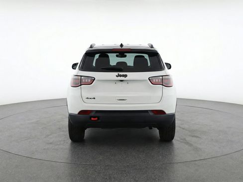 Used 2025 Jeep Compass Trailhawk AWD/4WD image 7