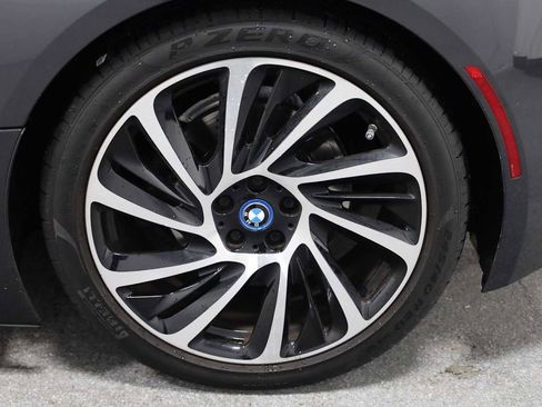 Used 2015 BMW i8 image 33
