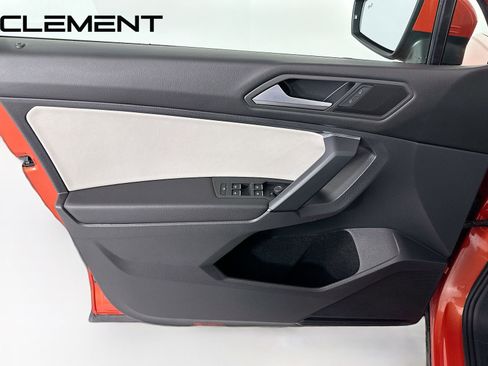 Used 2019 Volkswagen Tiguan SE w/ Panoramic Sunroof Package image 27