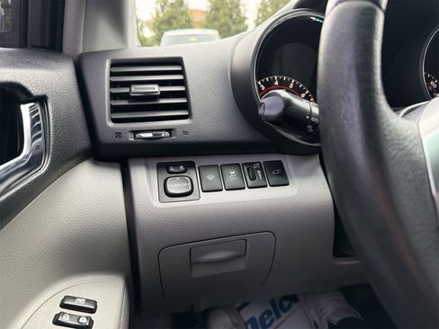 Used 2012 Toyota Highlander Limited image 17