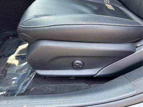 Used 2018 Mercedes-Benz E 300 4MATIC image 18