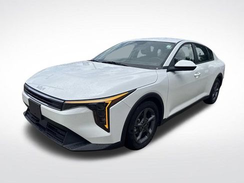 Used 2025 Kia K4 FWD image 3