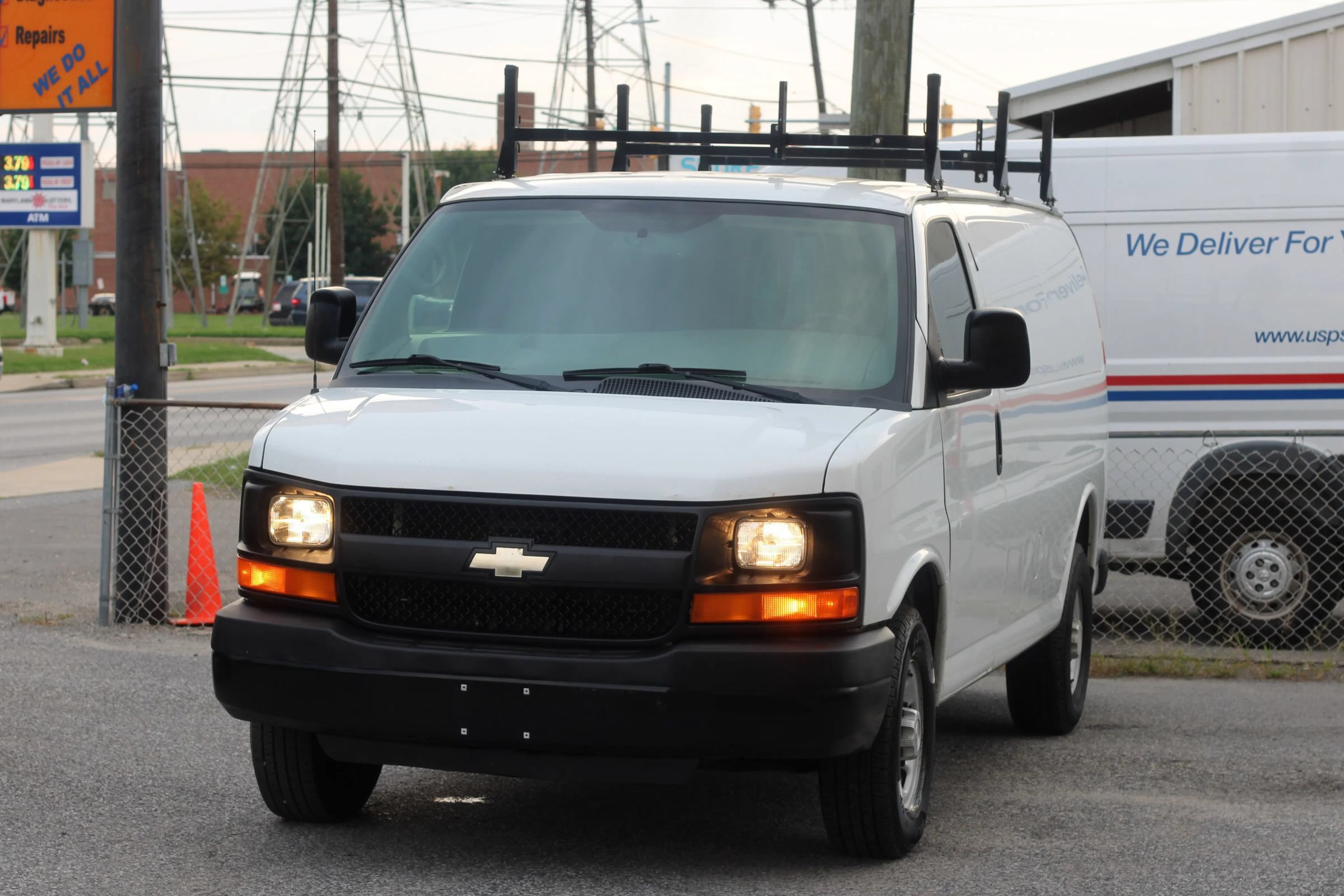 Used 2015 Chevrolet Express 2500 RWD image 3