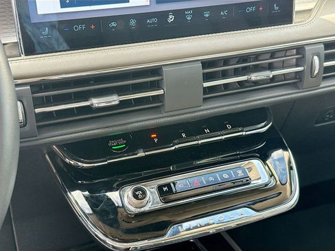 Used 2023 Lincoln Corsair FWD image 16
