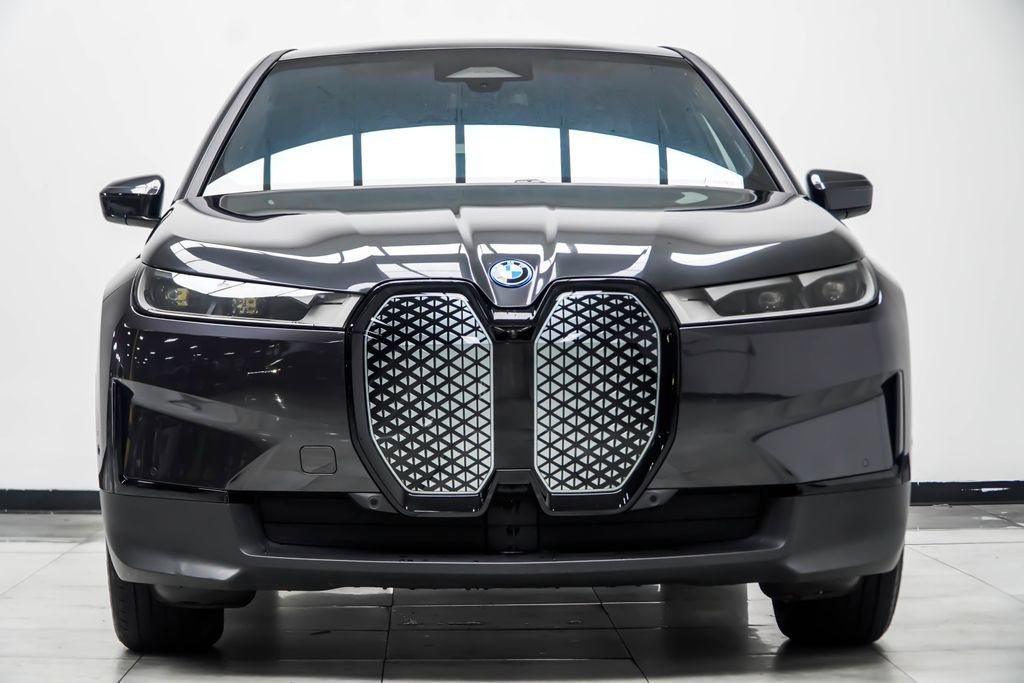 Used 2024 BMW iX xDrive50 w/ Convenience Package AWD/4WD image 10