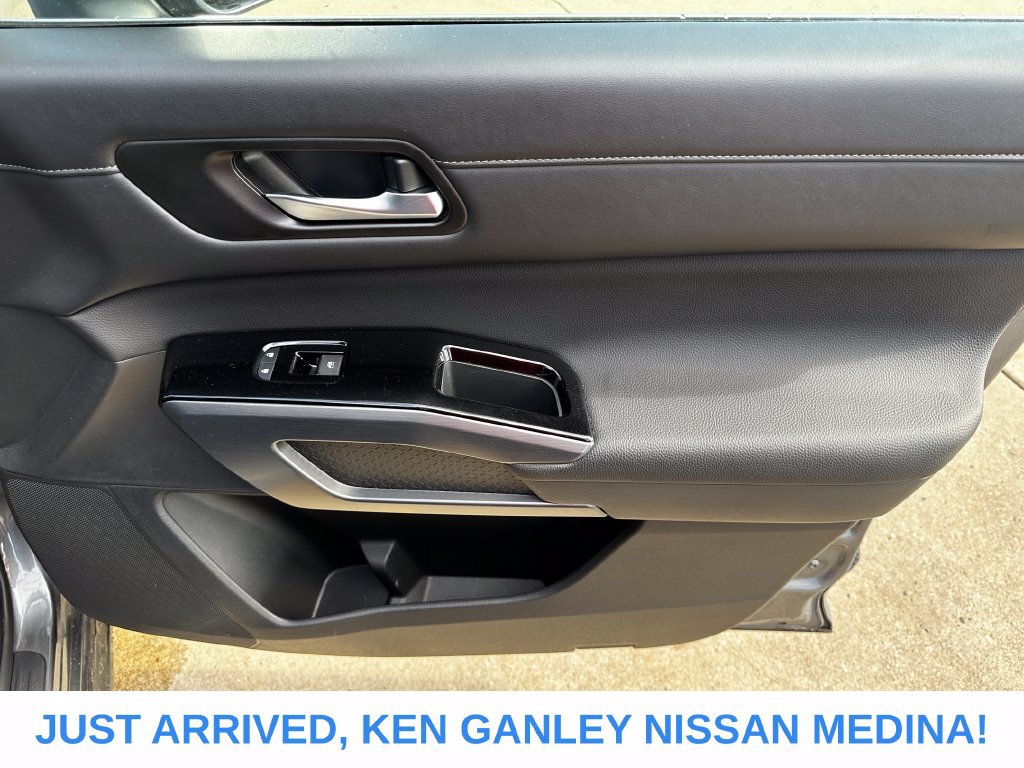 Certified 2026 Nissan Pathfinder SL AWD/4WD image 25
