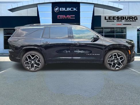 Used 2026 Chevrolet Traverse High Country w/ LPO, Floor Liner Package AWD/4WD image 8