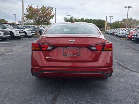 Used 2024 Nissan Altima 2.5 SV FWD image 7