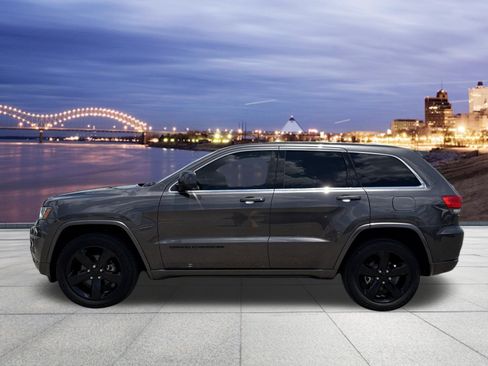Used 2015 Jeep Grand Cherokee Altitude AWD/4WD image 2